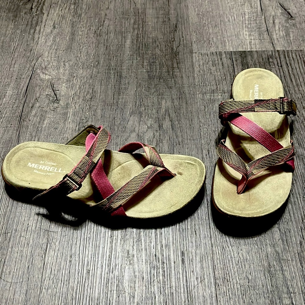 Merrell Size 7 Sage and Mauve Flip Flop - Picture 2 of 4